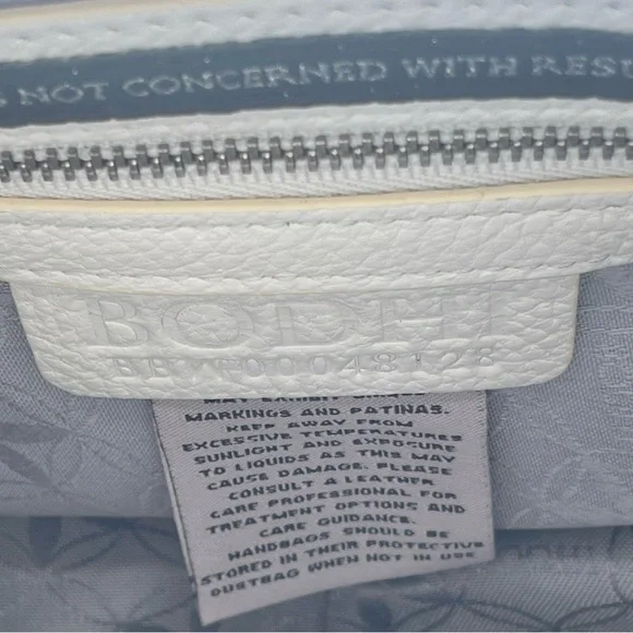 Bodhi Nantucket Shoulder Bag in Leather - Picture 5 of 8